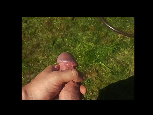 ❤️ Heta heta tjejen får sin rosa fitta knullad och kommer med en spruta i en sommarträdgård ❤️❌ Porno fb at us ﹏