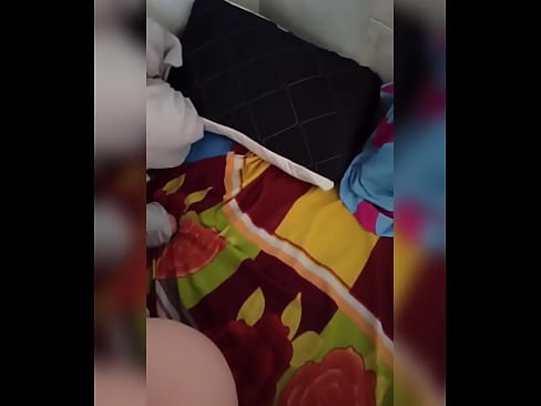 ❤️ Min rumskompis är ensam hemma eftersom hennes man är på semester och jag tar tillfället i akt att knulla henne och fylla hennes röv med mjölk. ❤️❌ Porno fb at us ﹏
